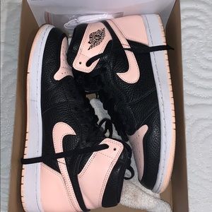 Jordan 1 Black Crimson Tint size 10!